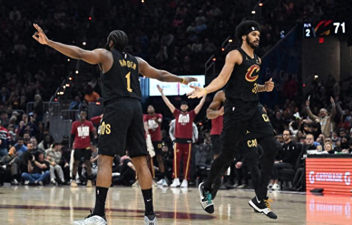 世界杯客户端更新-NBA交易果然最成功，一个超级助攻王，带动全队集体爆发|詹姆斯·哈登|阿伦|骑士|斯特鲁斯|莫布里_新浪体育_新浪新闻